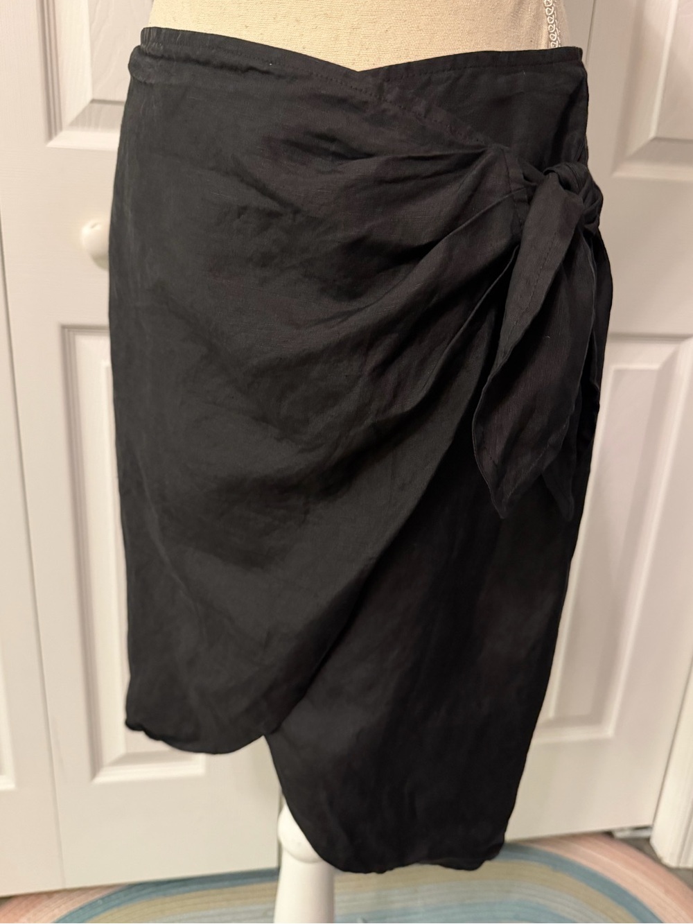 Escada Black Side Tie Linen Silk Skirt Size 36 Tulip Hem
